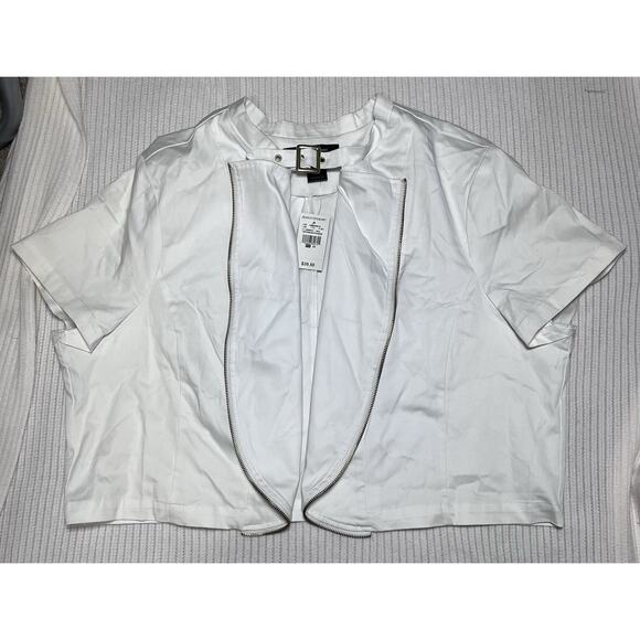 Ashley Stewart Tops - NWT Ashley Stewart S/S Jacket Size 24 White Retro Zipper Buckle Accent
